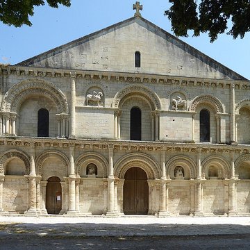 Église Notre-Dame de Surgères