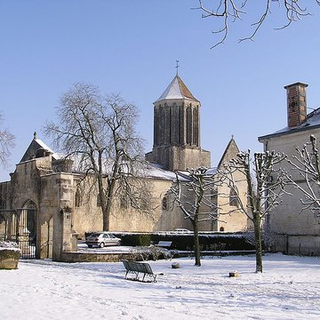 Église Notre-Dame de Surgères