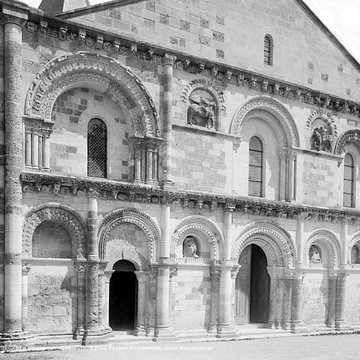 Église Notre-Dame de Surgères