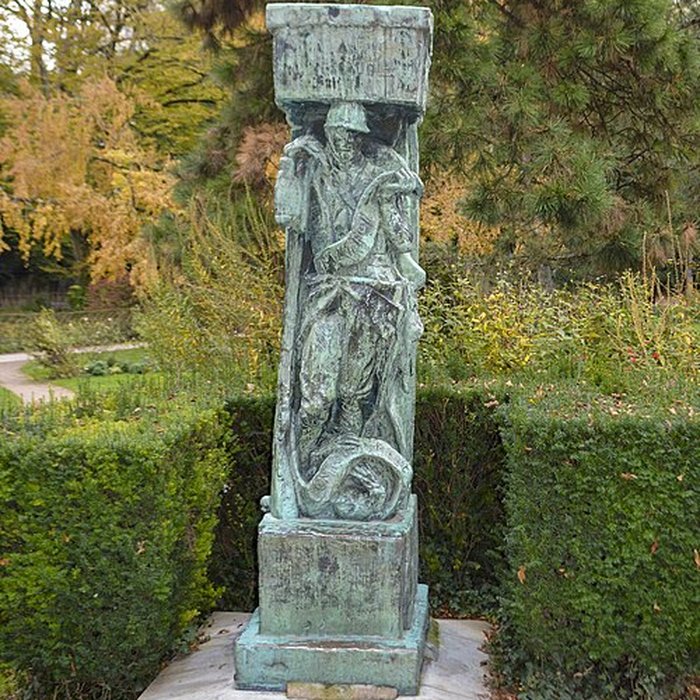Photo de Monument à Louis Pergaud