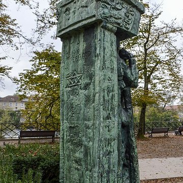 Monument à Louis Pergaud