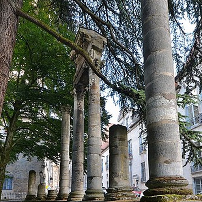 Photo de Vestiges archéologiques ensemble