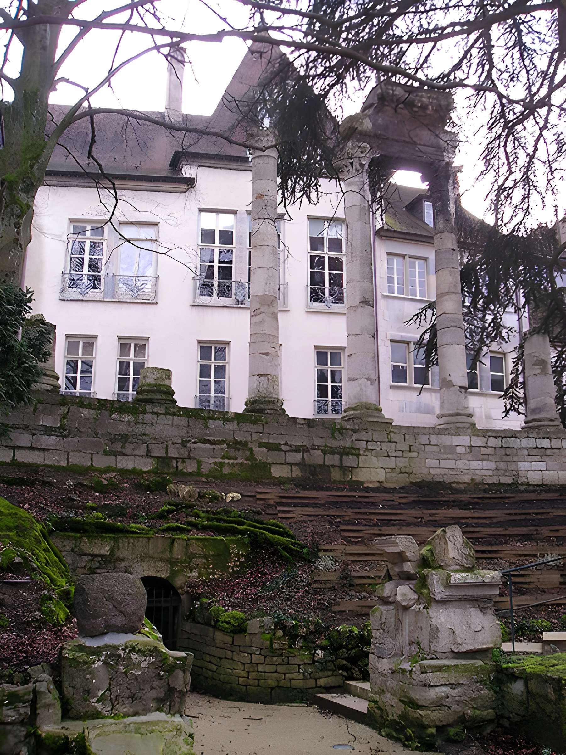 Vestiges archéologiques (ensemble)