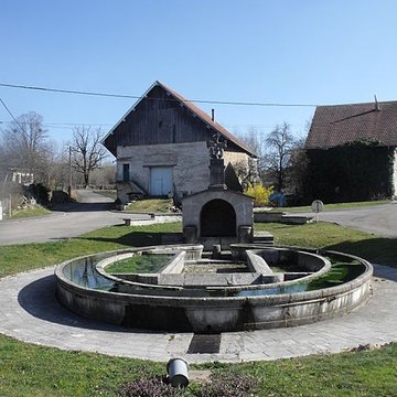 Croix du bas du village