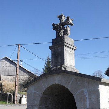Croix du bas du village
