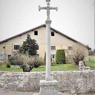 Croix en pierre 1604
