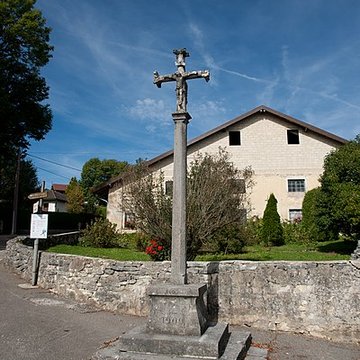 Croix en pierre 1604