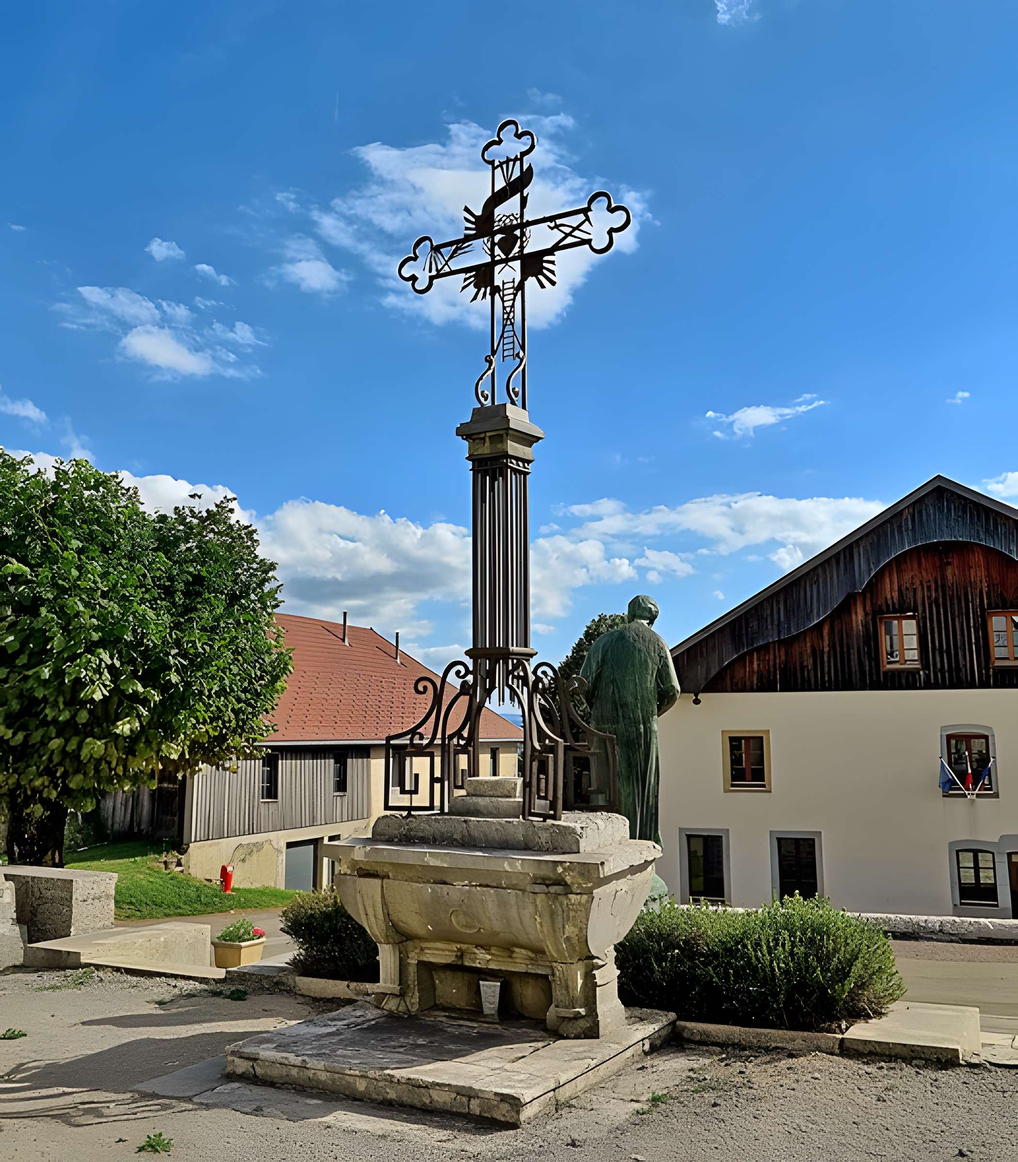 Croix en fer forgé