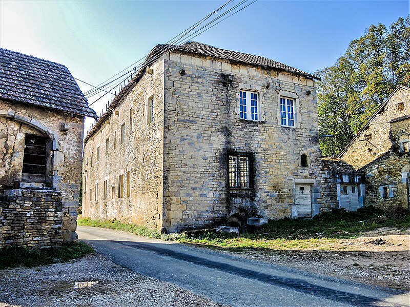 Photo de Grosse Maison  à Neuvier