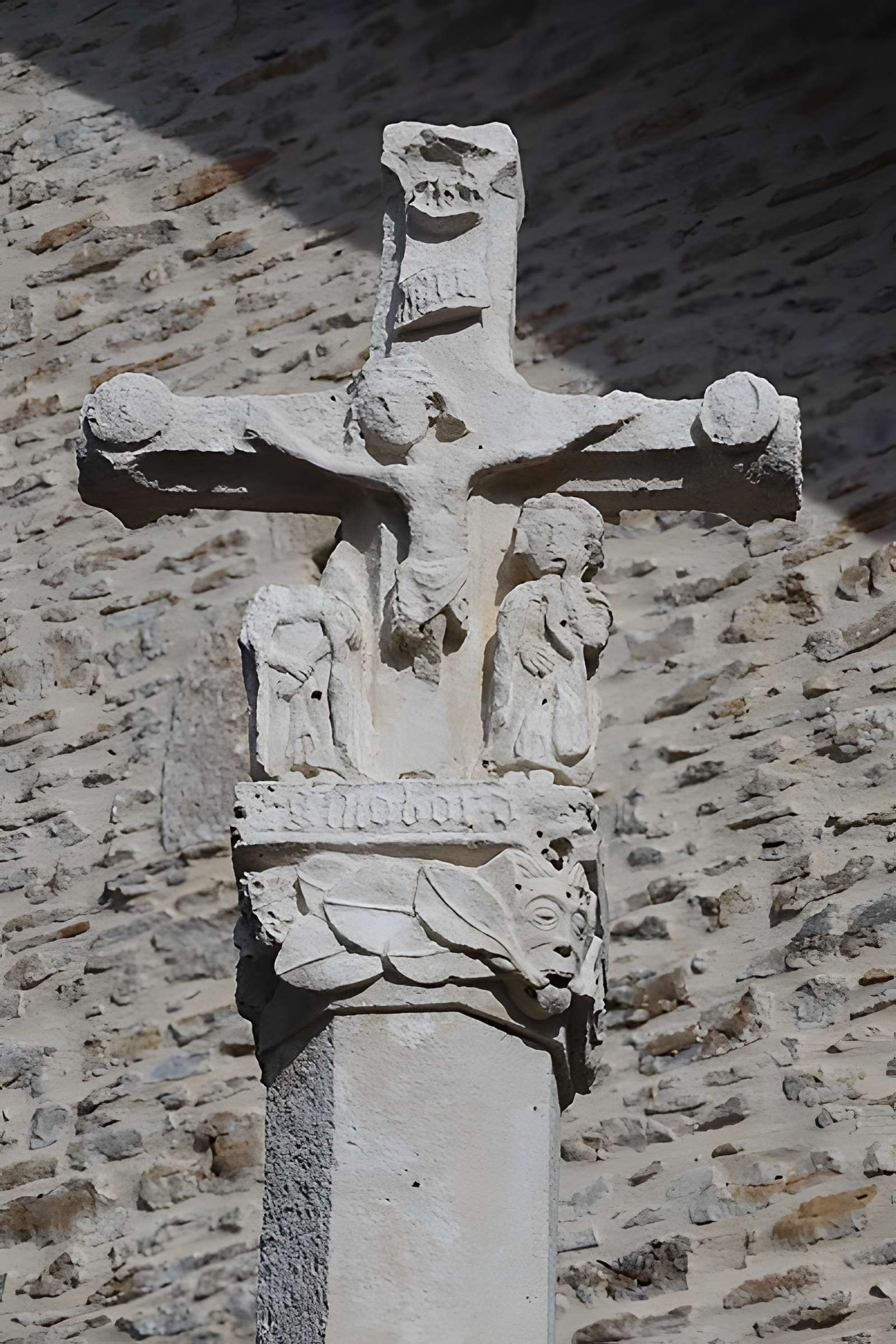 Croix en pierre