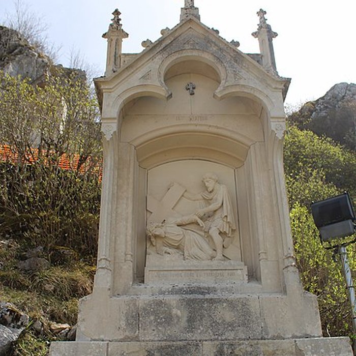 Photo de Mont-calvaire de Sombacour également sur commune de Bians-les-Usiers