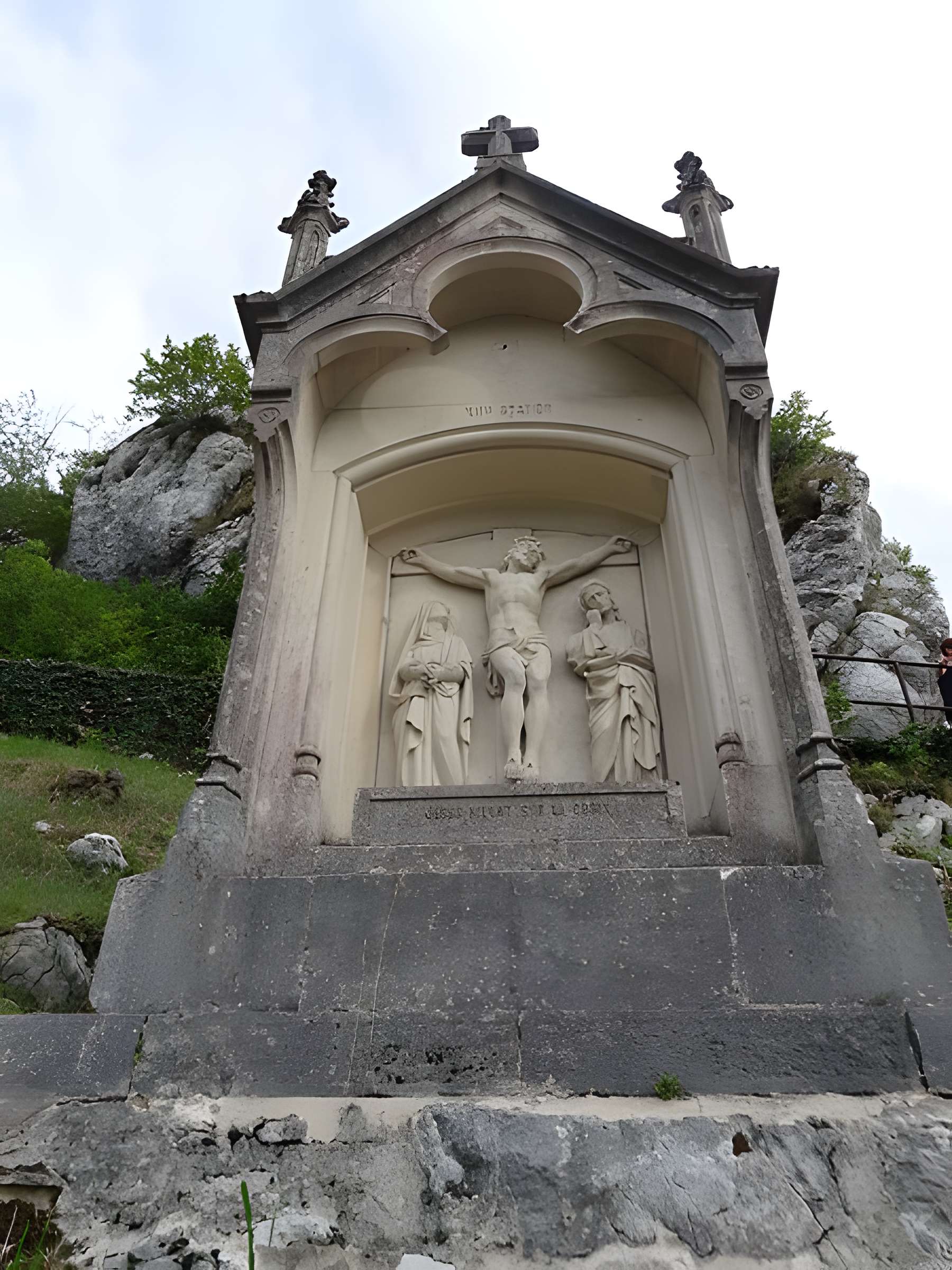 Mont-calvaire de Sombacour (également sur commune de Bians-les-Usiers)