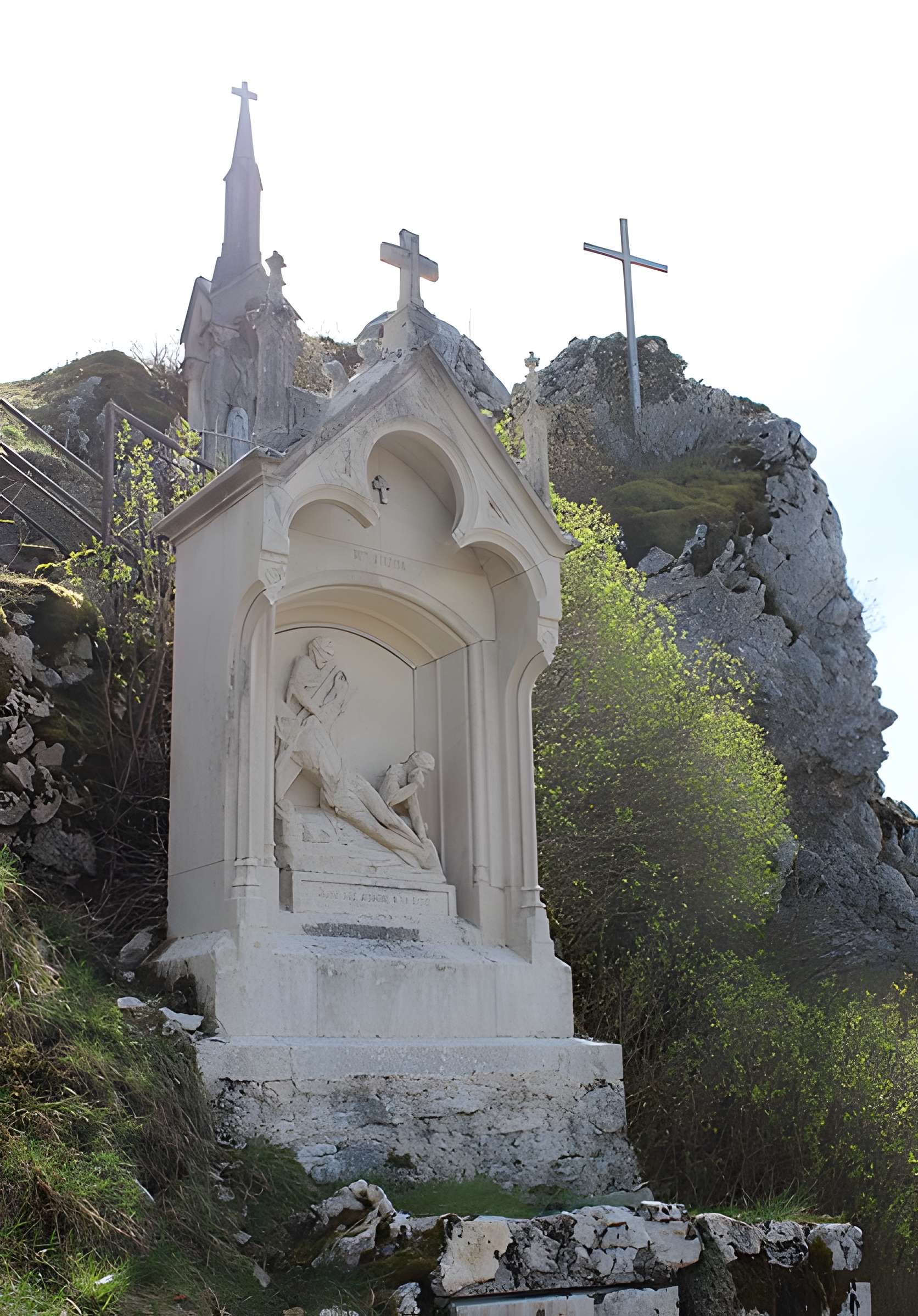 Mont-calvaire de Sombacour (également sur commune de Bians-les-Usiers)