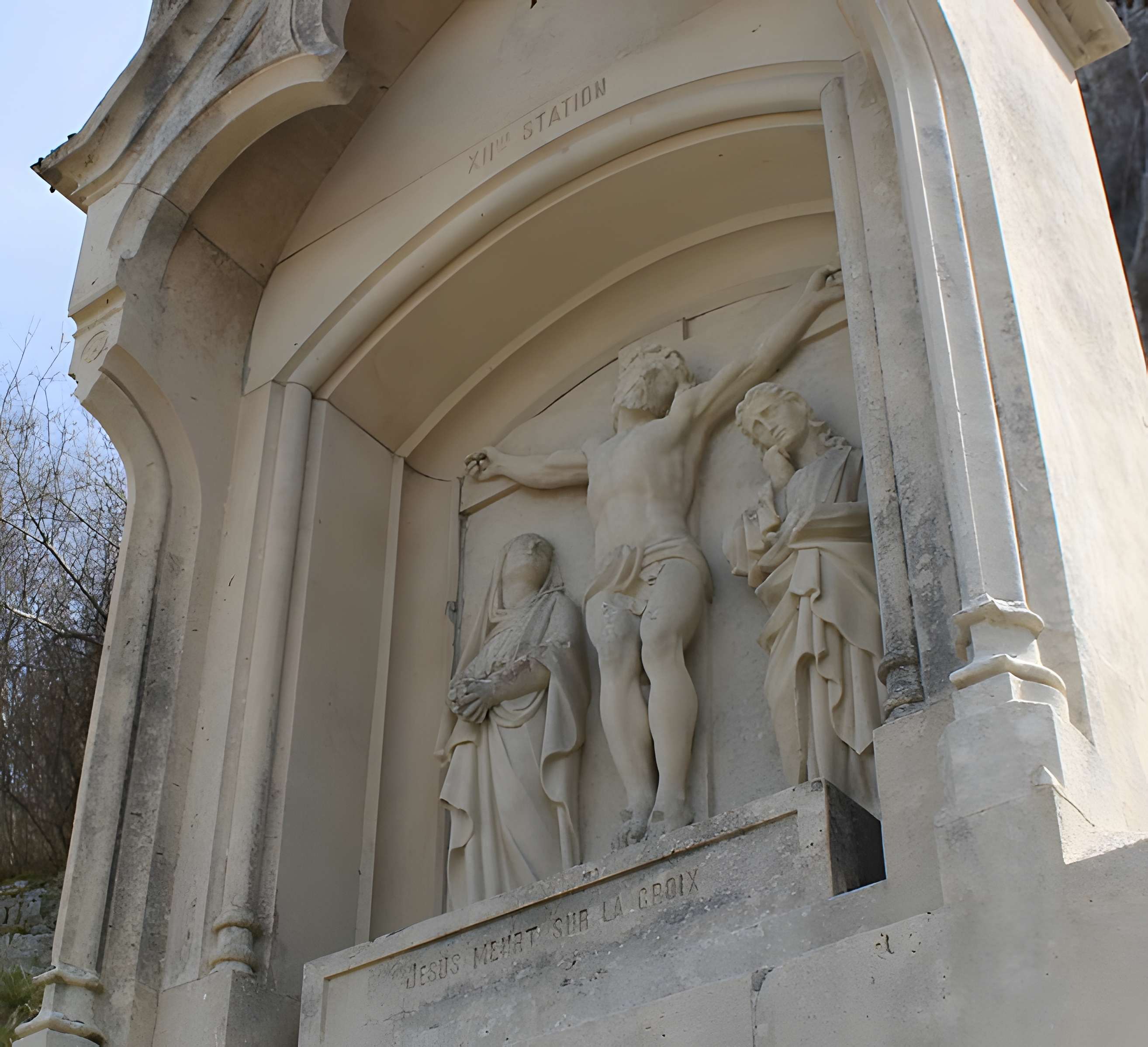 Mont-calvaire de Sombacour (également sur commune de Bians-les-Usiers)