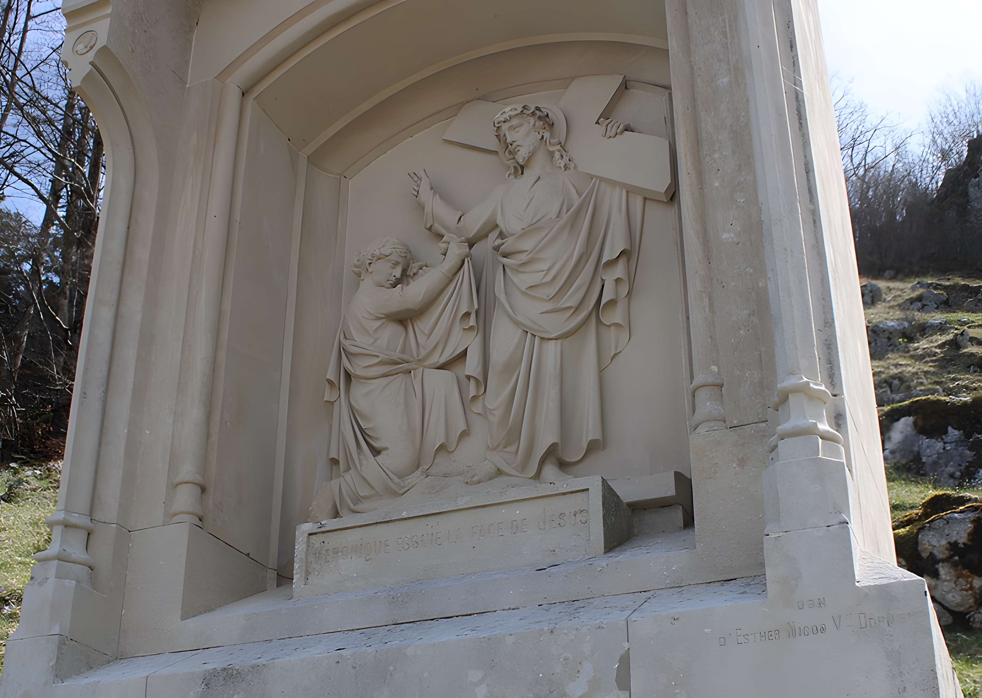 Mont-calvaire de Sombacour (également sur commune de Bians-les-Usiers)