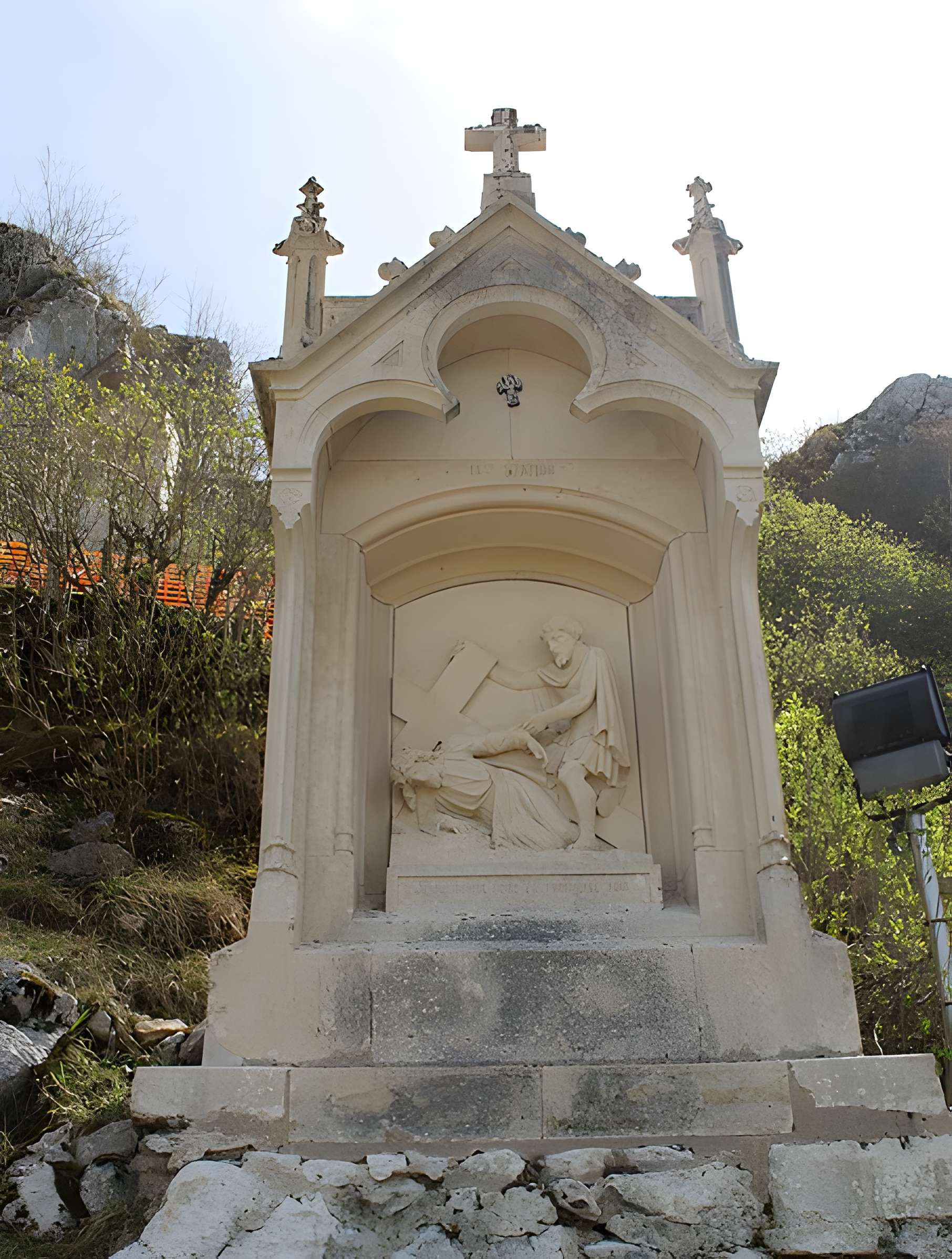 Mont-calvaire de Sombacour (également sur commune de Bians-les-Usiers)