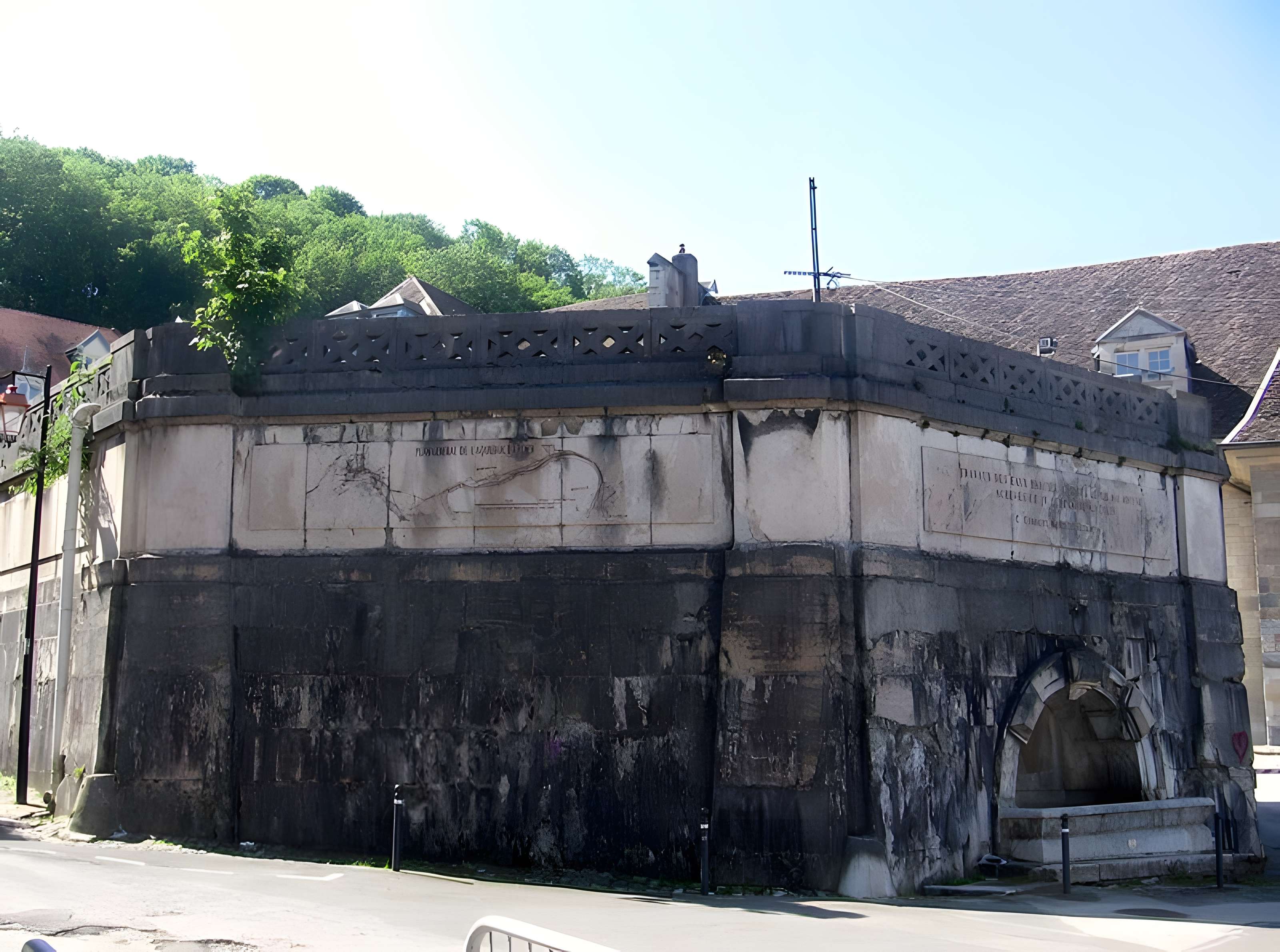 Aqueduc antique dit d’Arcier