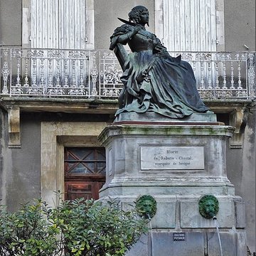 Statue de Madame de Sévigné