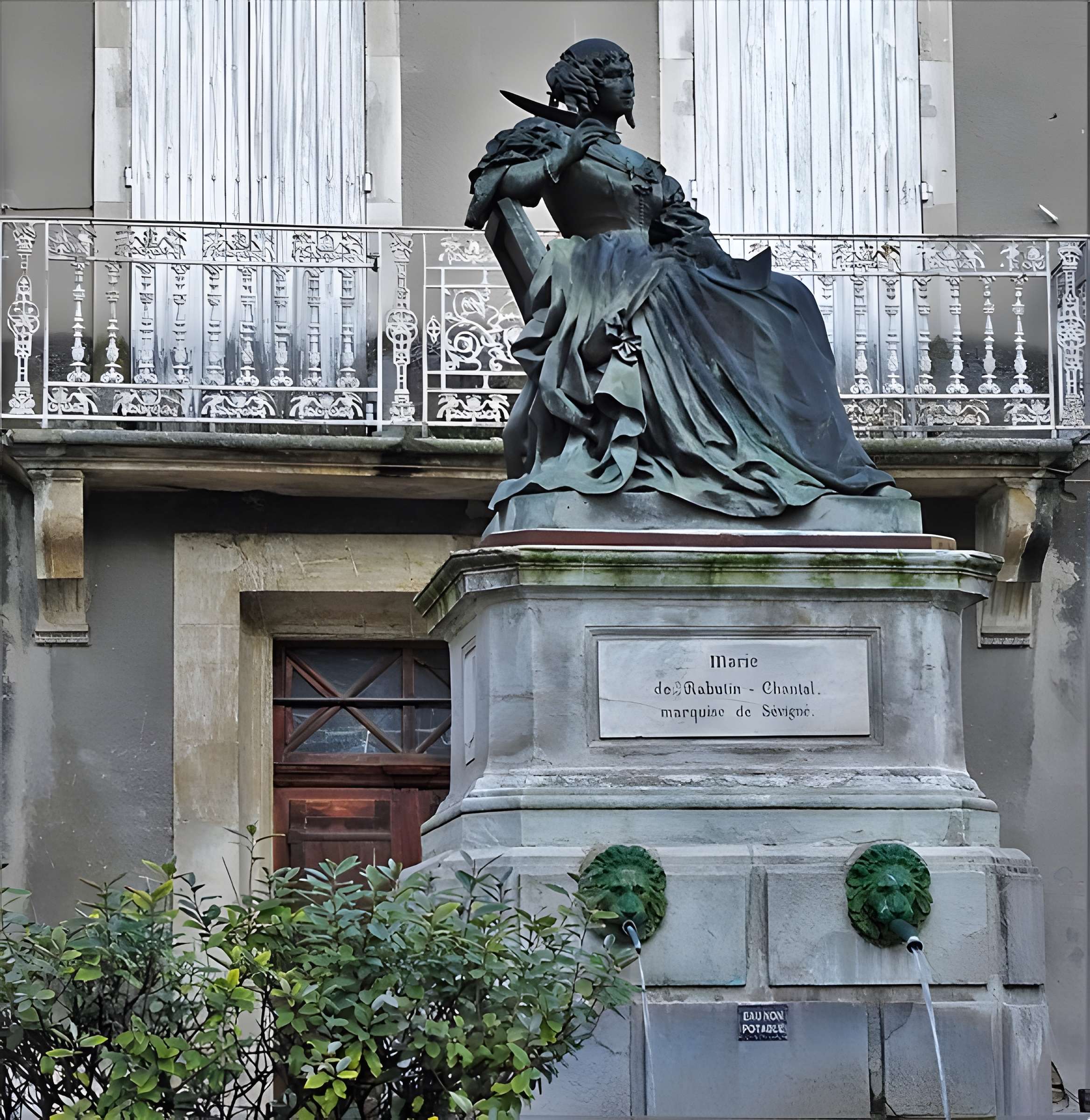 Statue de Madame de Sévigné