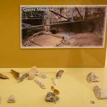 Ensemble archéologique dit de la Grotte Mandrin