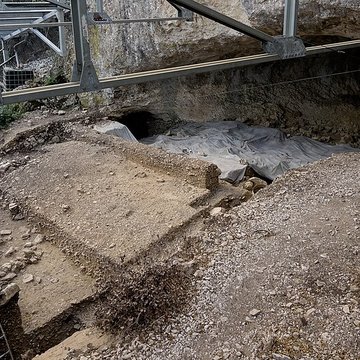 Ensemble archéologique dit de la Grotte Mandrin