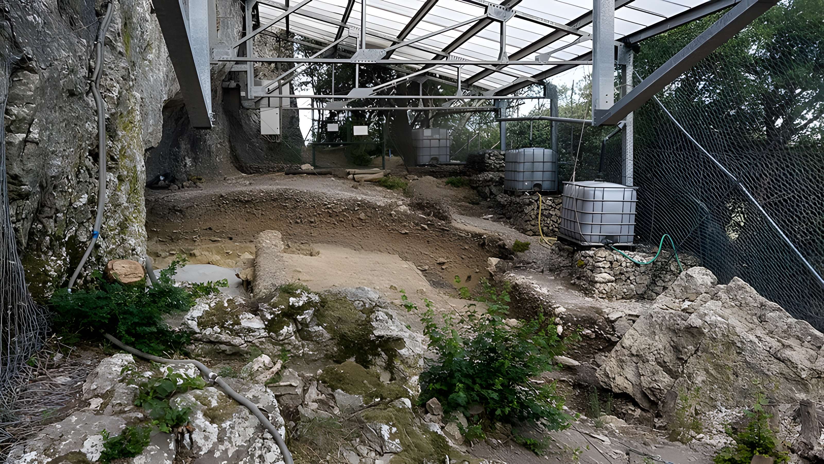 Ensemble archéologique dit de la Grotte Mandrin