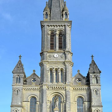 Église Notre-Dame la Neuve de Chemillé