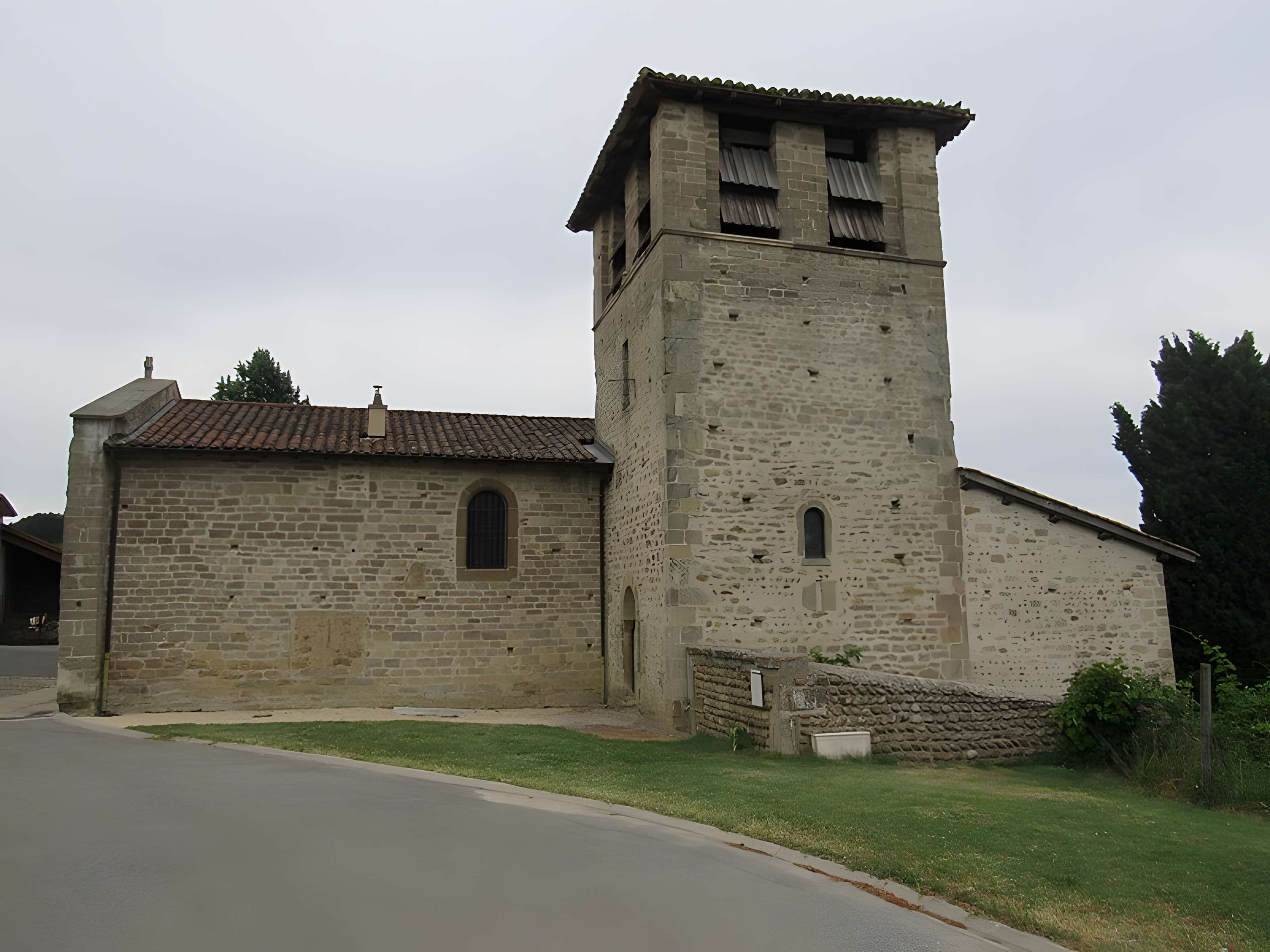 Eglise et son cimetière