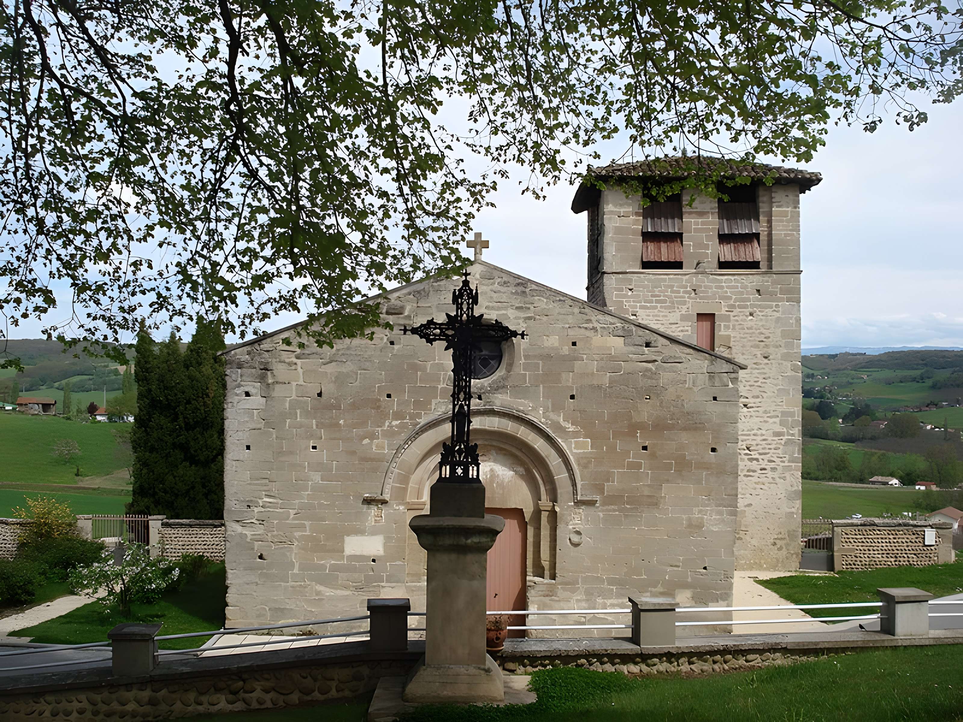 Eglise et son cimetière