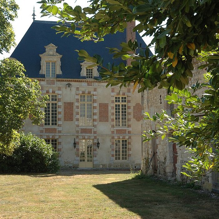 Photo de Ancienne abbaye ou château de La Croix-Saint-Leufroy