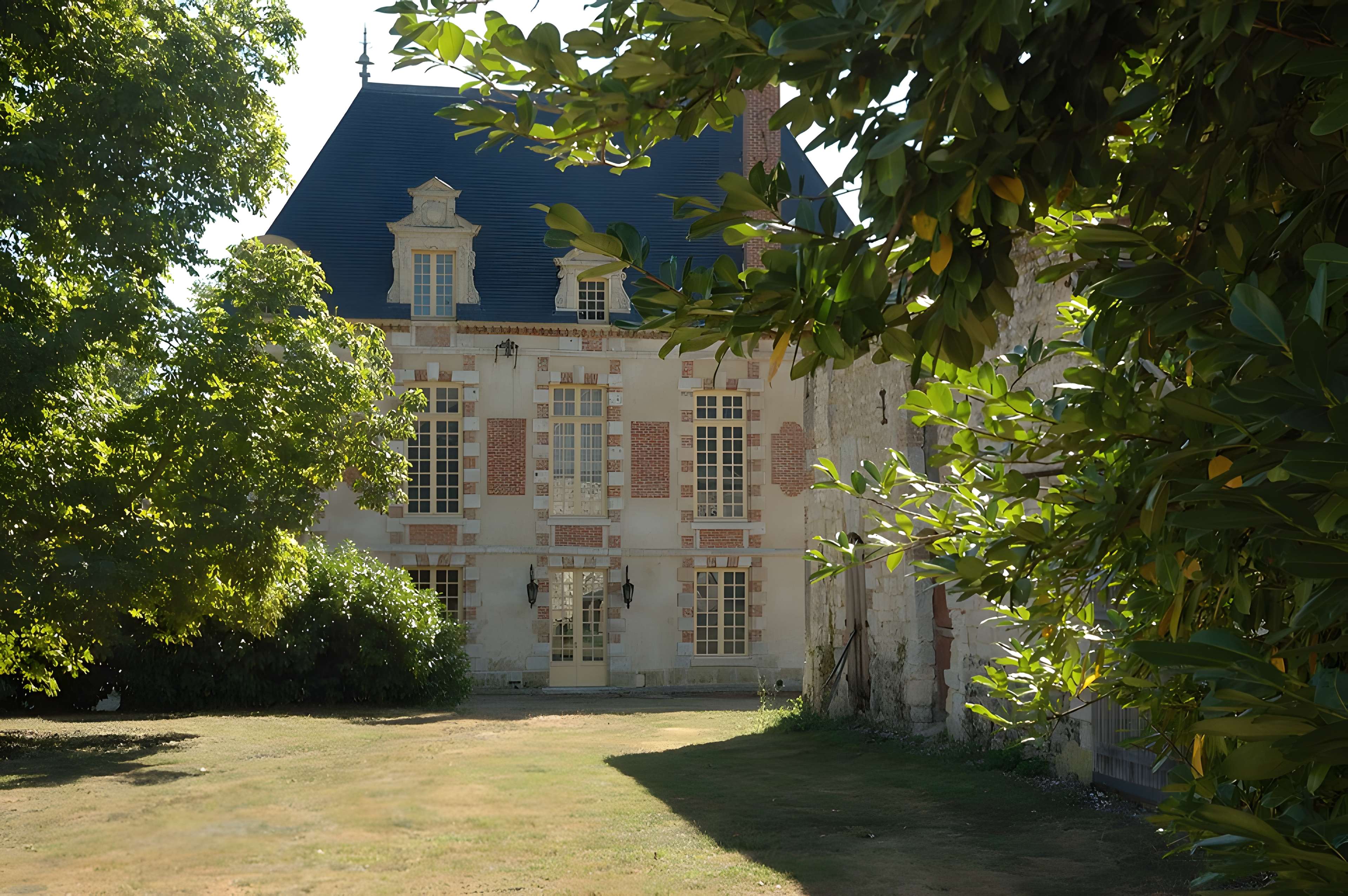 Ancienne abbaye ou château de La Croix-Saint-Leufroy