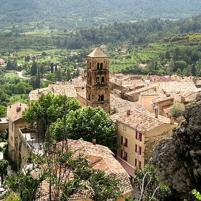 Photo de Église Notre-Dame-de-lAssomption de Moustiers-Sainte-Marie