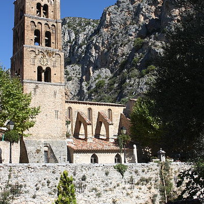 Photo de Église Notre-Dame-de-lAssomption de Moustiers-Sainte-Marie