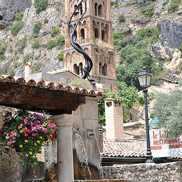 Église Notre-Dame-de-lAssomption de Moustiers-Sainte-Marie