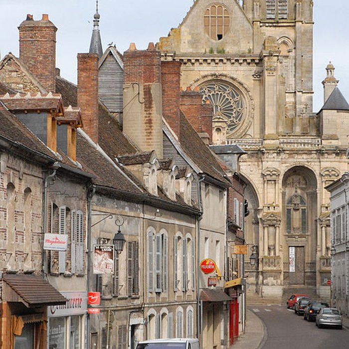Photo de Église Notre-Dame-de-lAssomption de Villeneuve-sur-Yonne