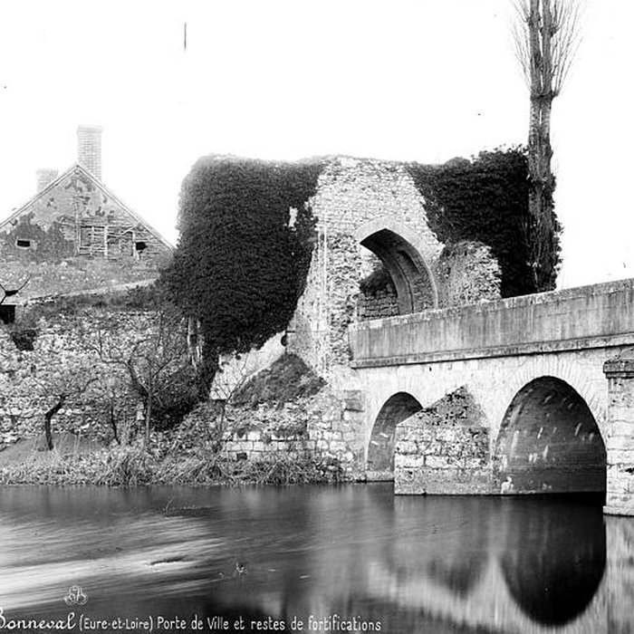 Photo de Vestiges de fortifications