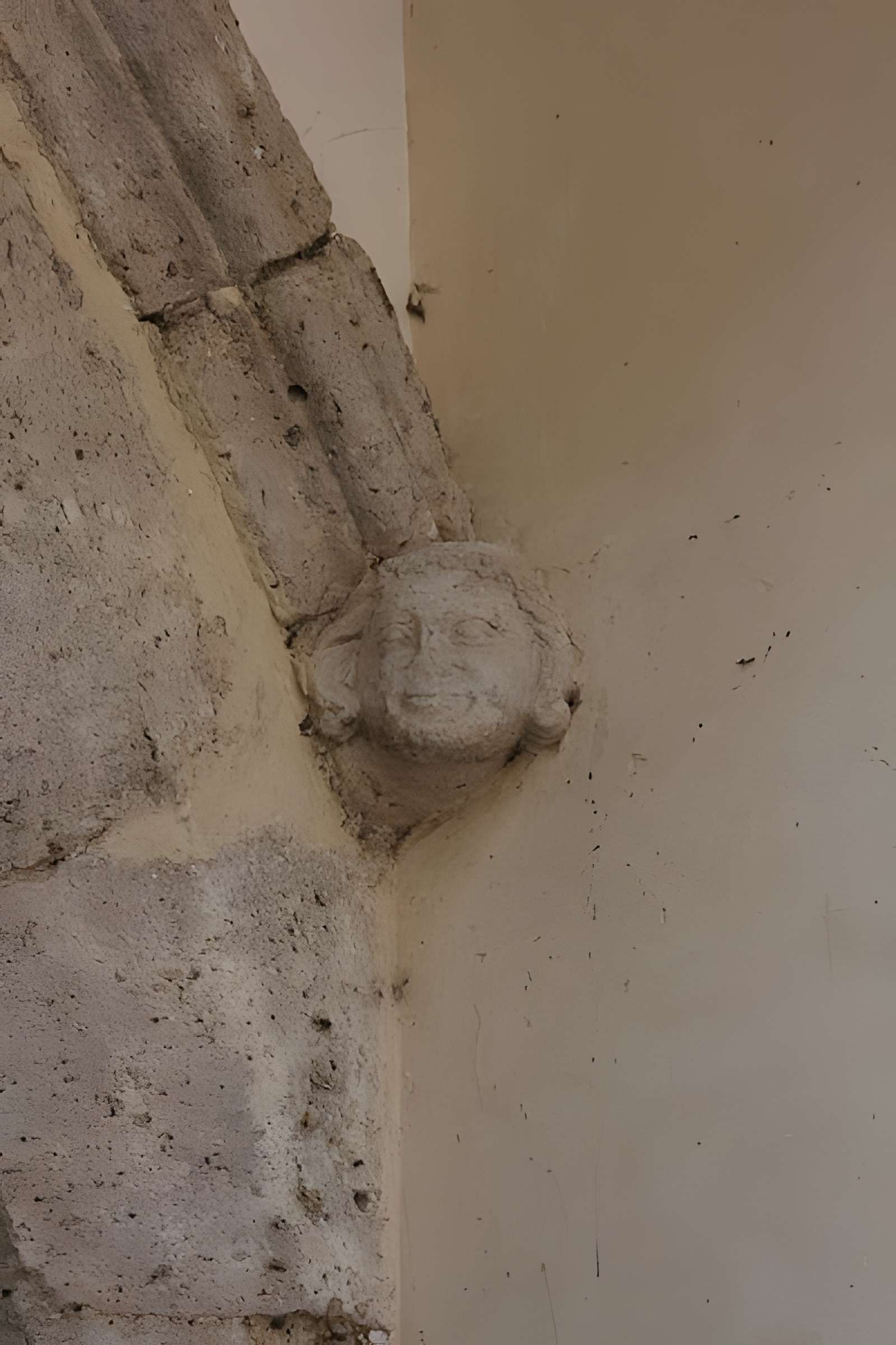 Maison dite aussi ancienne salle de justice et hôtel de ville ou du Perron ou le Parloir aux Bourgeois ou des Trois Rois