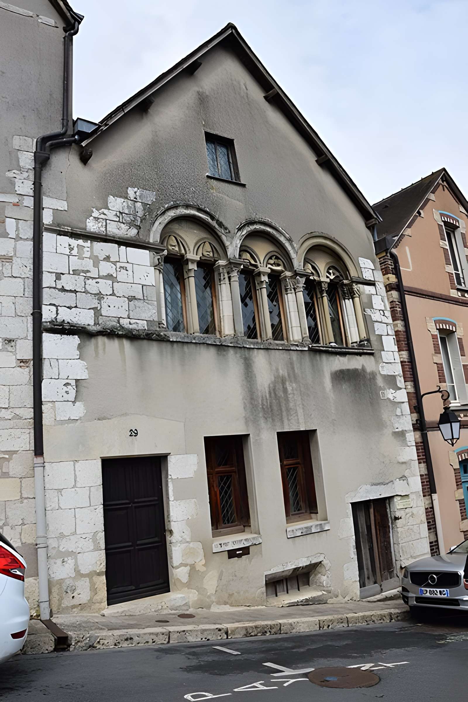 Maison du XIIe siècle