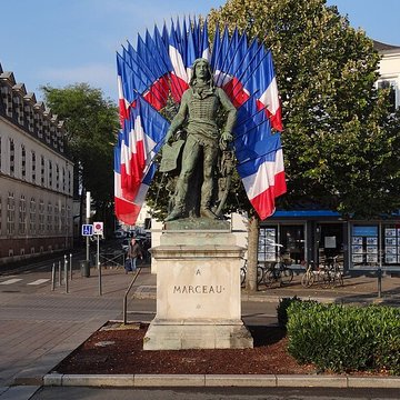 Monument à Marceau