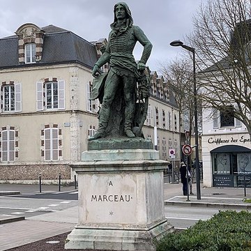 Monument à Marceau