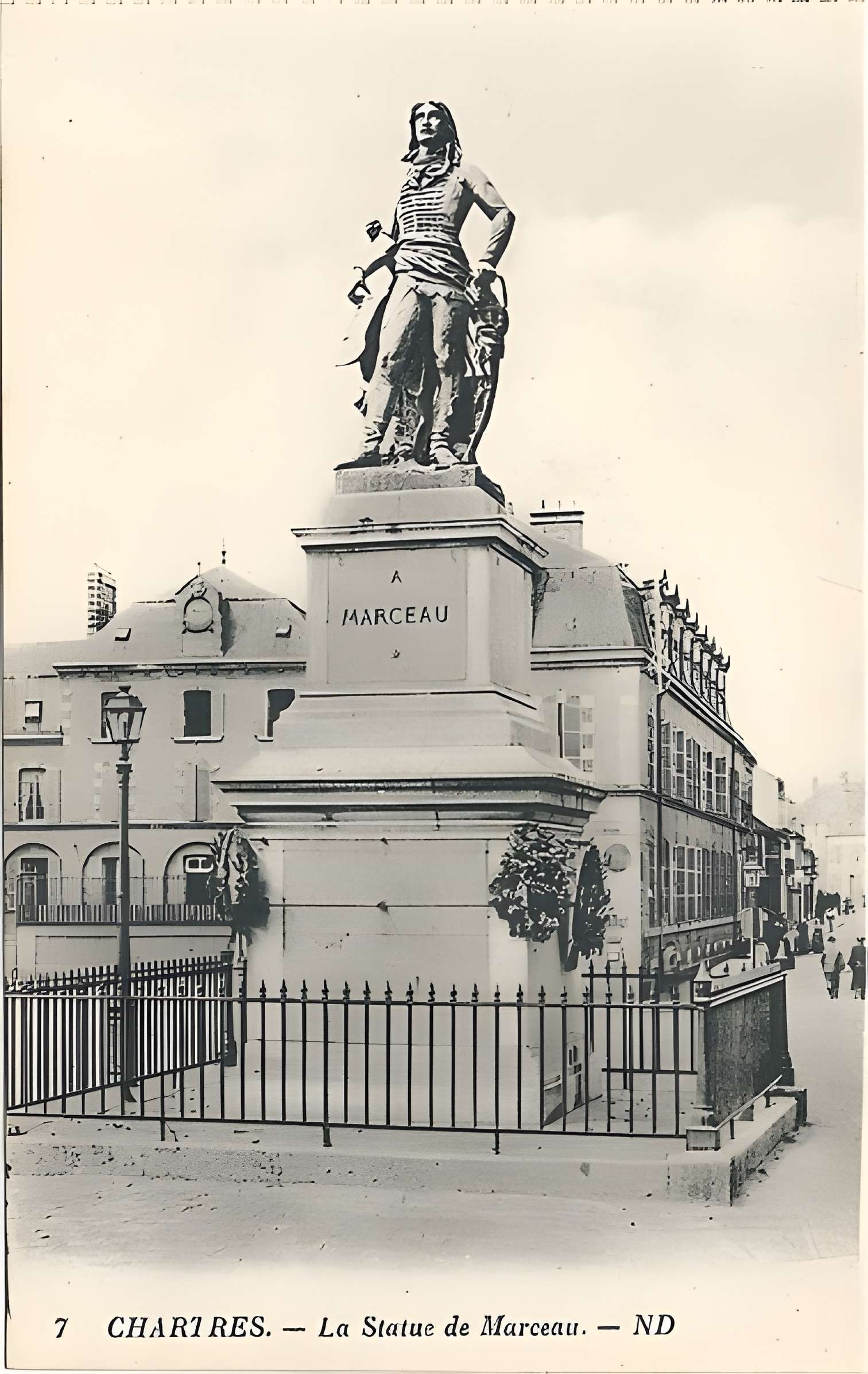 Monument à Marceau