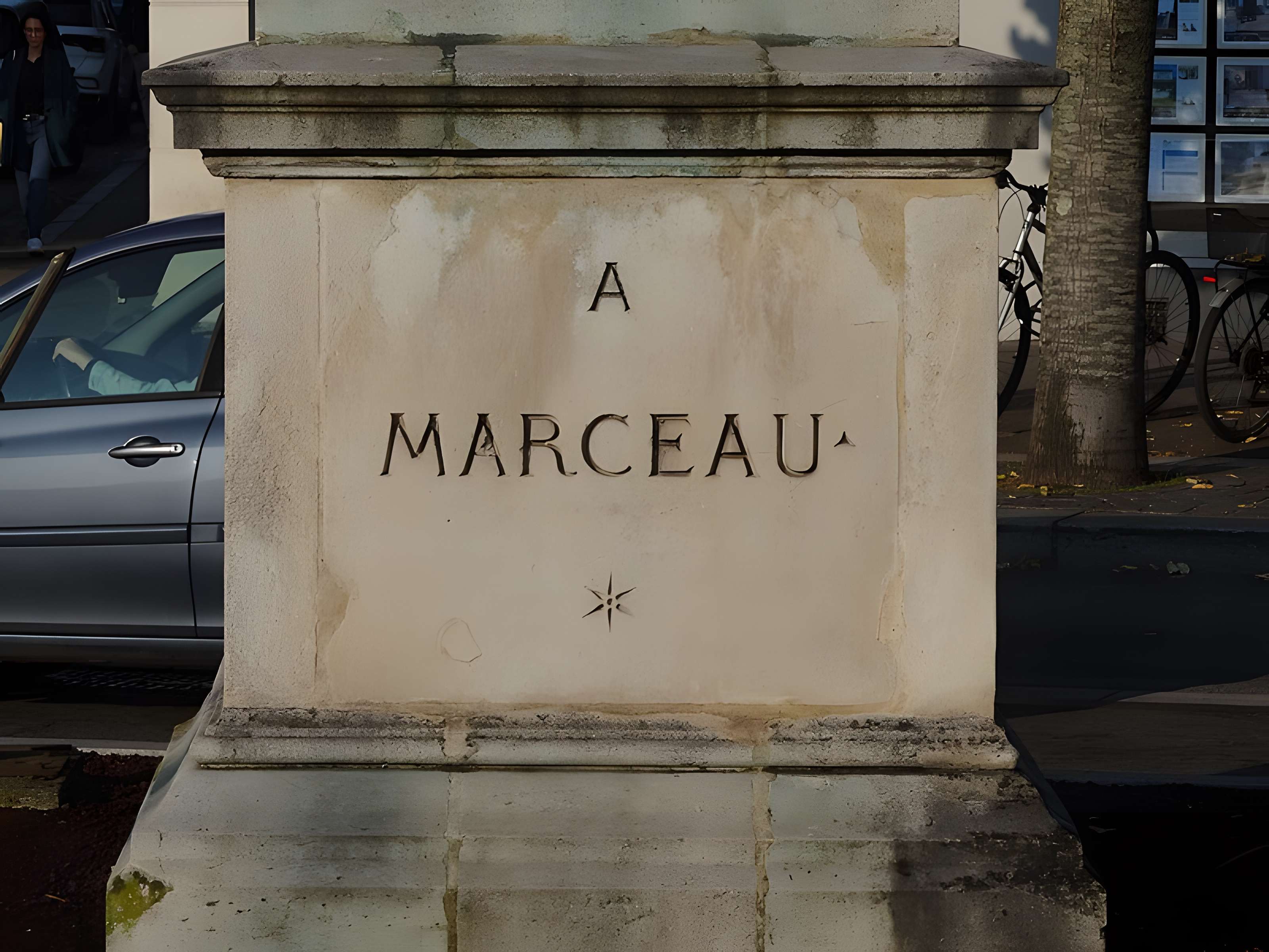 Monument à Marceau