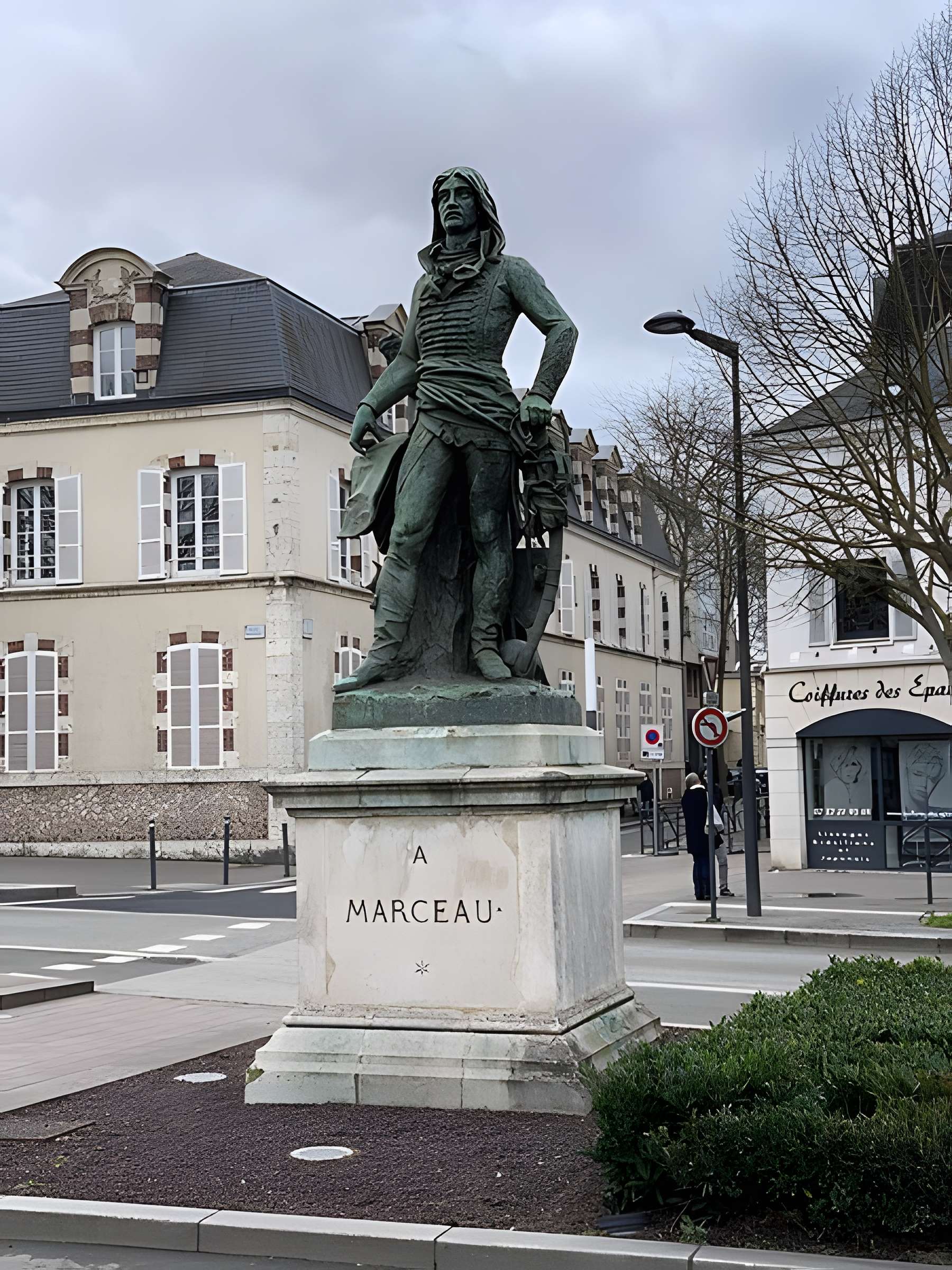 Monument à Marceau