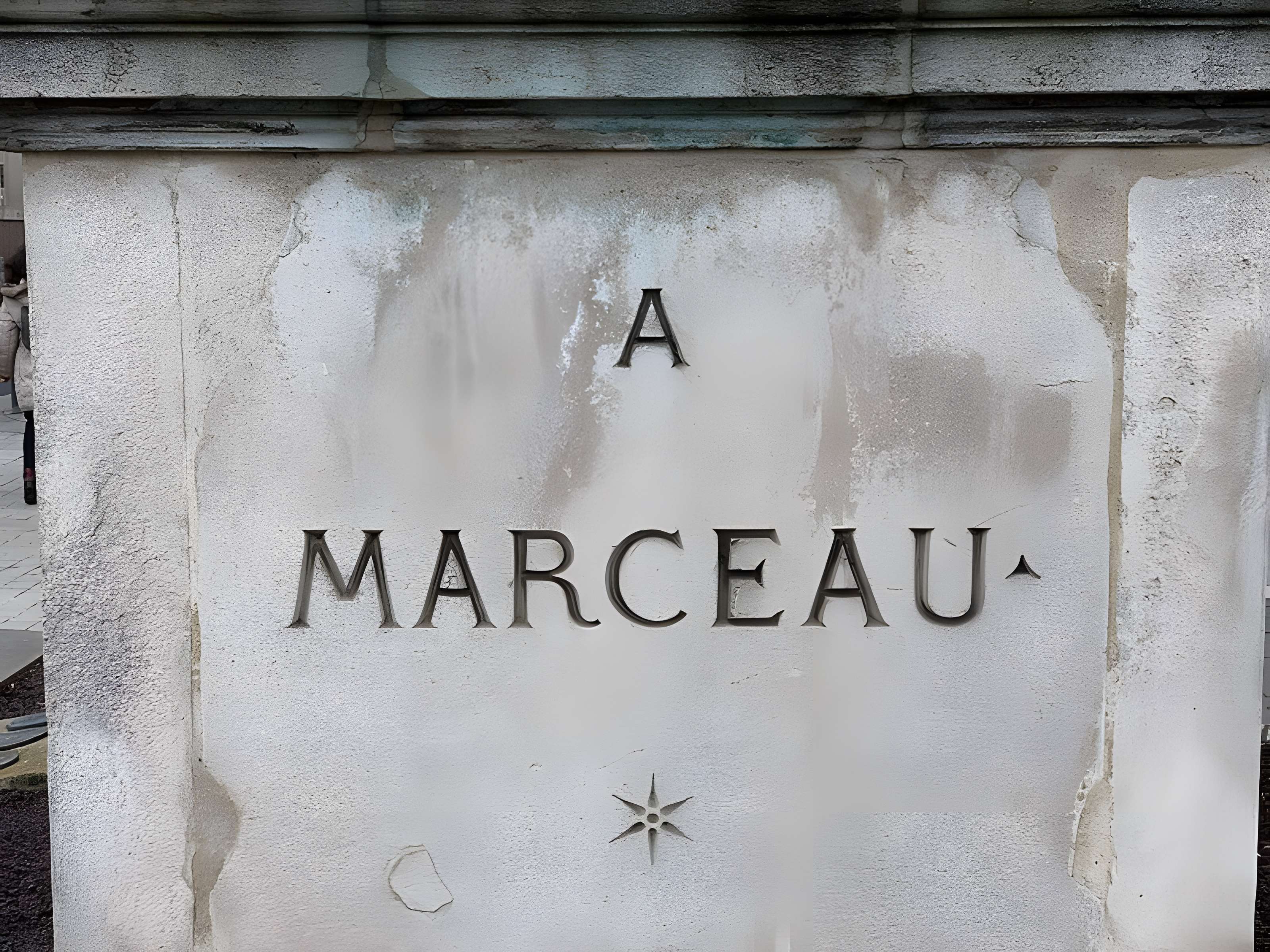 Monument à Marceau