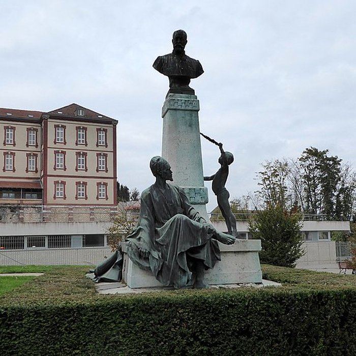 Photo de Monument à Noël Ballay