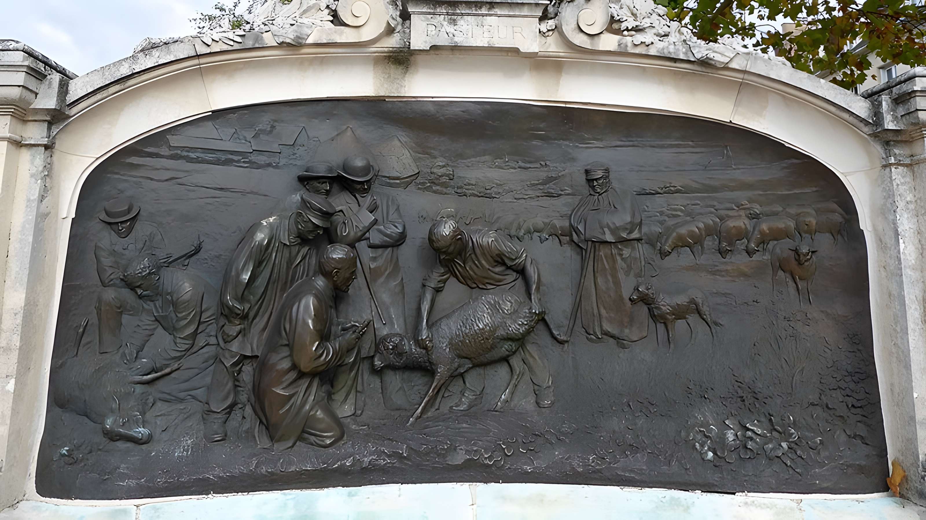 Monument à Pasteur
