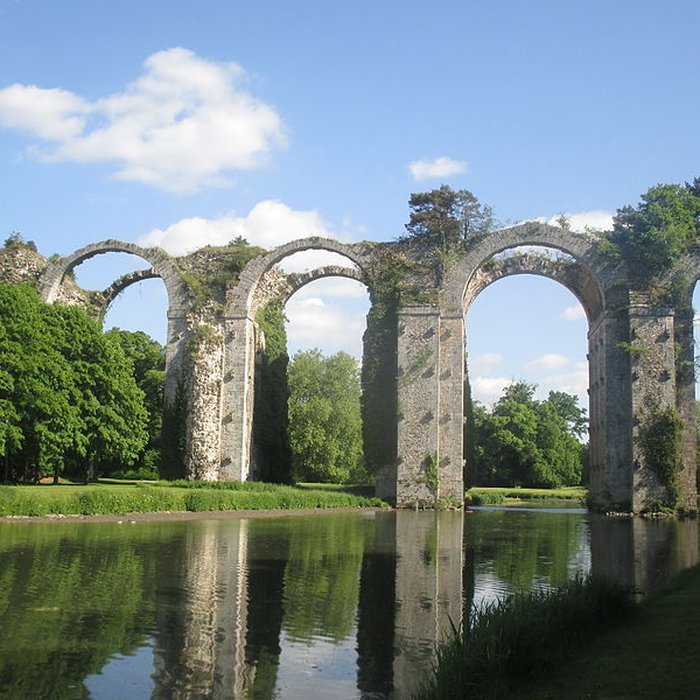 Photo de Ancien aqueduc de Pontgouin à Versailles également sur communes de Berchères-Saint-Germain et Pontgouin