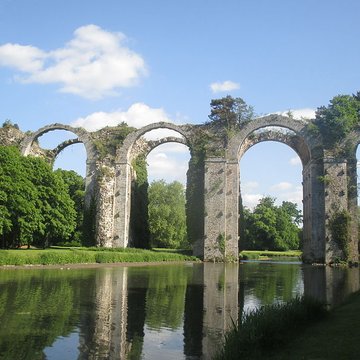 Ancien aqueduc de Pontgouin à Versailles également sur communes de Berchères-Saint-Germain et Pontgouin