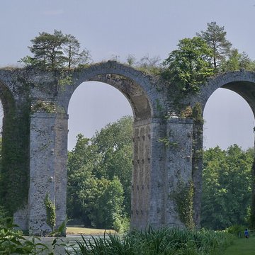 Ancien aqueduc de Pontgouin à Versailles également sur communes de Berchères-Saint-Germain et Pontgouin