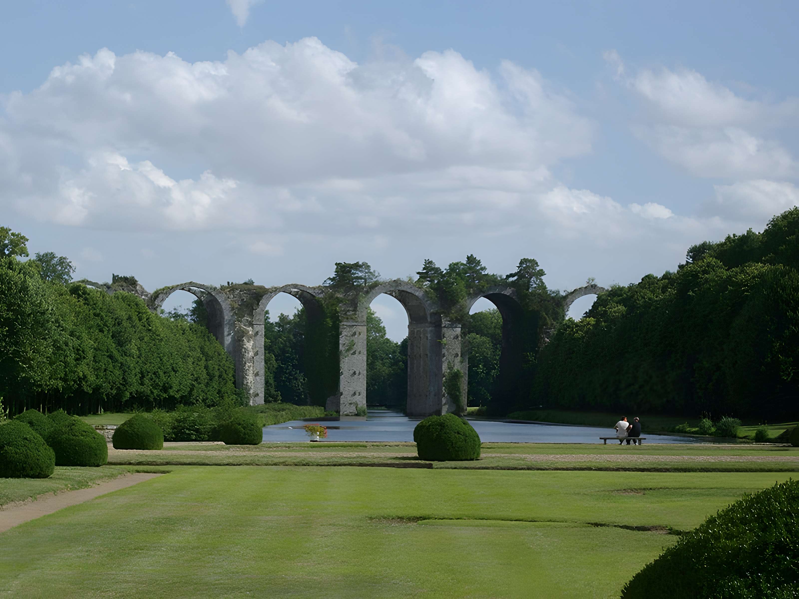 Ancien aqueduc de Pontgouin à Versailles (également sur communes de Berchères-Saint-Germain et Pontgouin)